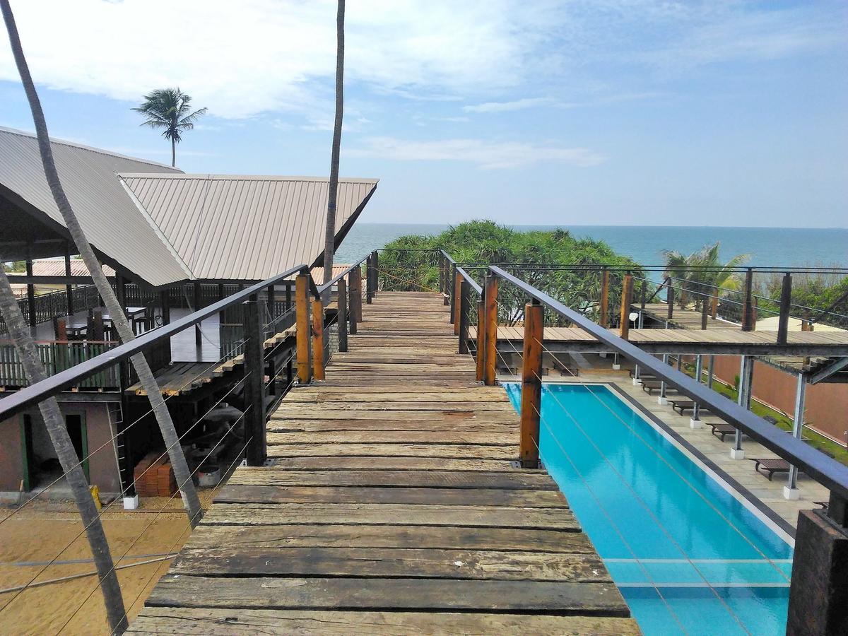 Saprin Beach Resort Uswetakeiyawa Exterior foto