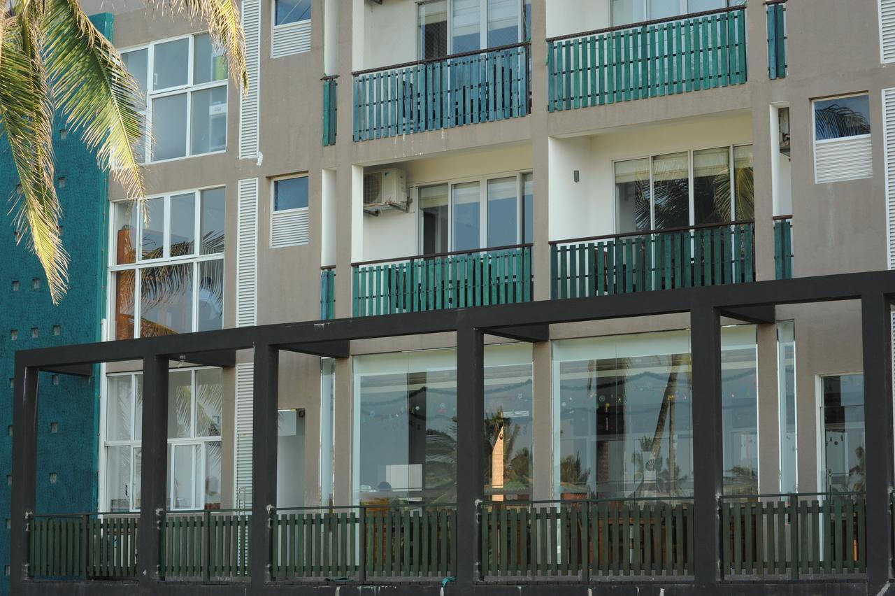 Saprin Beach Resort Uswetakeiyawa Exterior foto