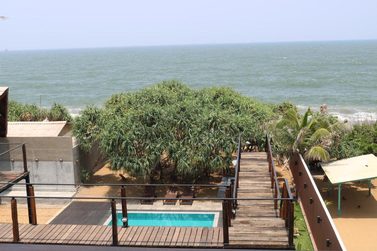 Saprin Beach Resort Uswetakeiyawa Exterior foto